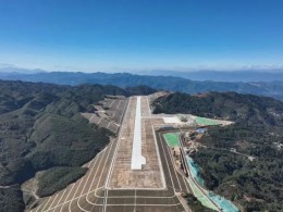 云南鳳慶通用機場(chǎng)建設工程項目土石方、地基處理及排水工程施工